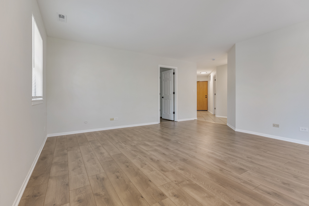 47 GANT Circle #E, Streamwood, IL 60107