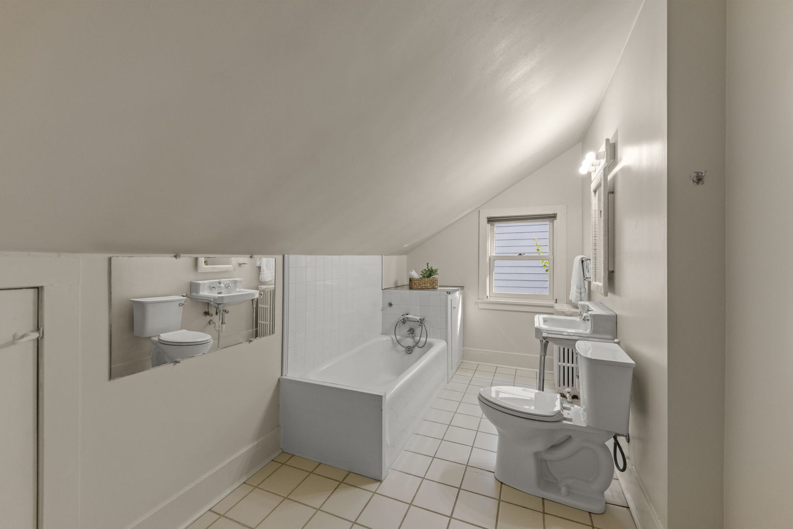 444 S Sleight Street, Naperville, IL 60540