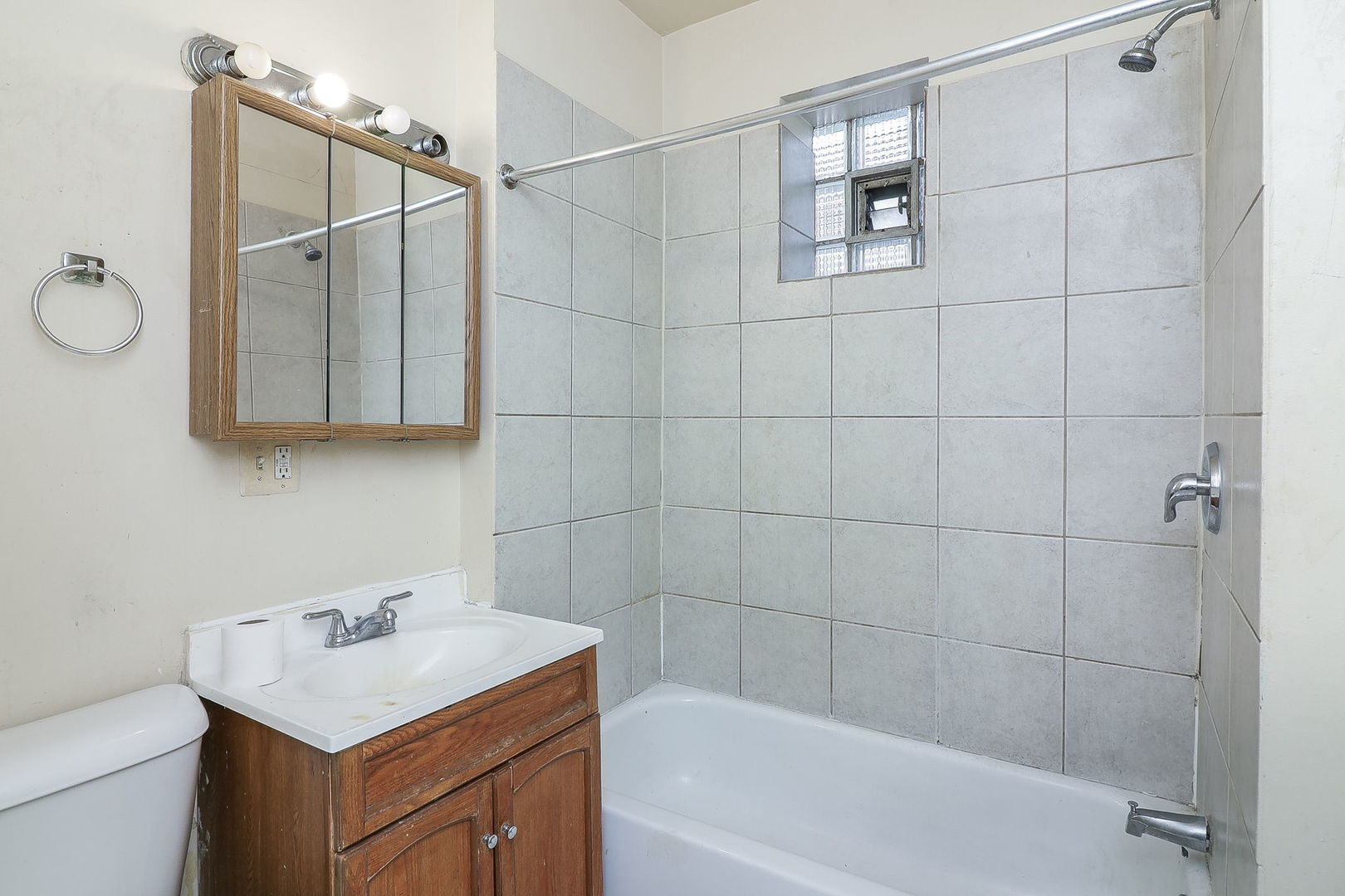3100 W Douglas Boulevard, Chicago, IL 60623