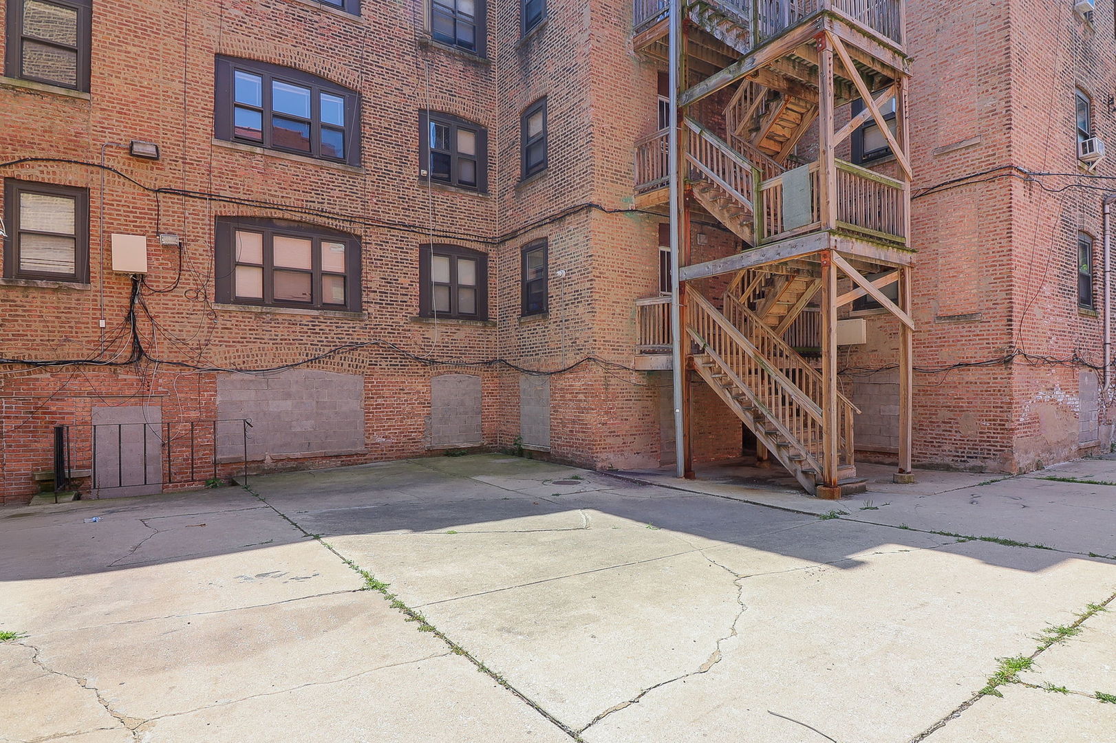 3100 W Douglas Boulevard, Chicago, IL 60623