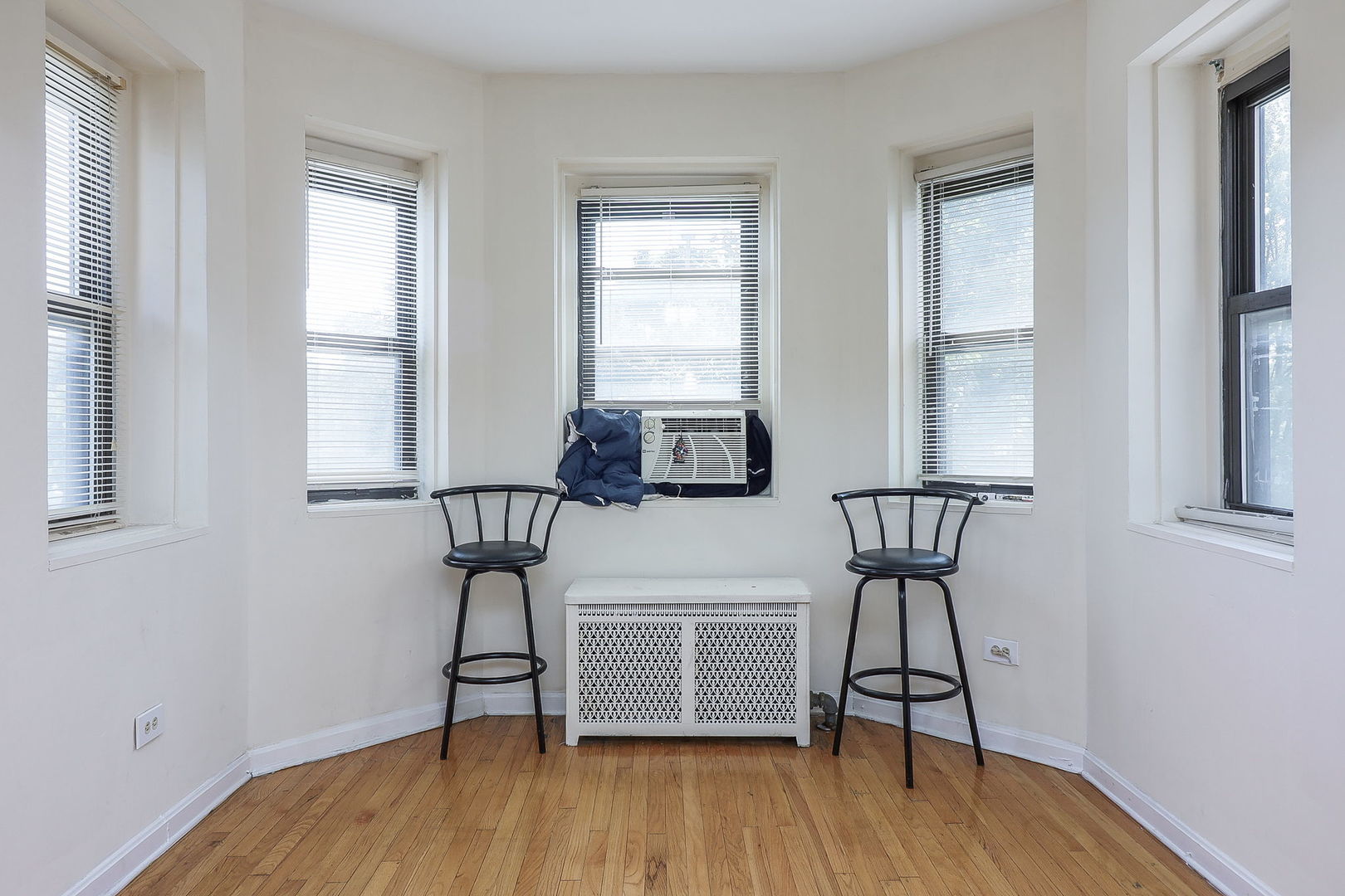 3100 W Douglas Boulevard, Chicago, IL 60623