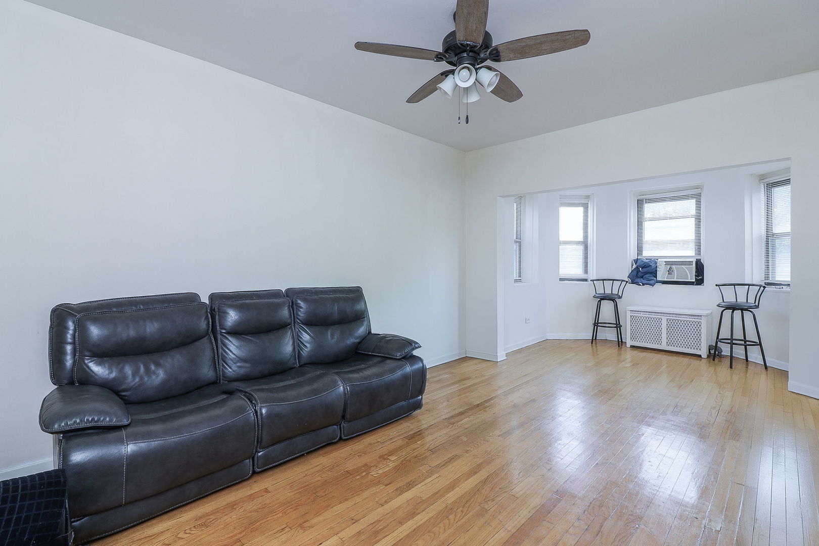 3100 W Douglas Boulevard, Chicago, IL 60623