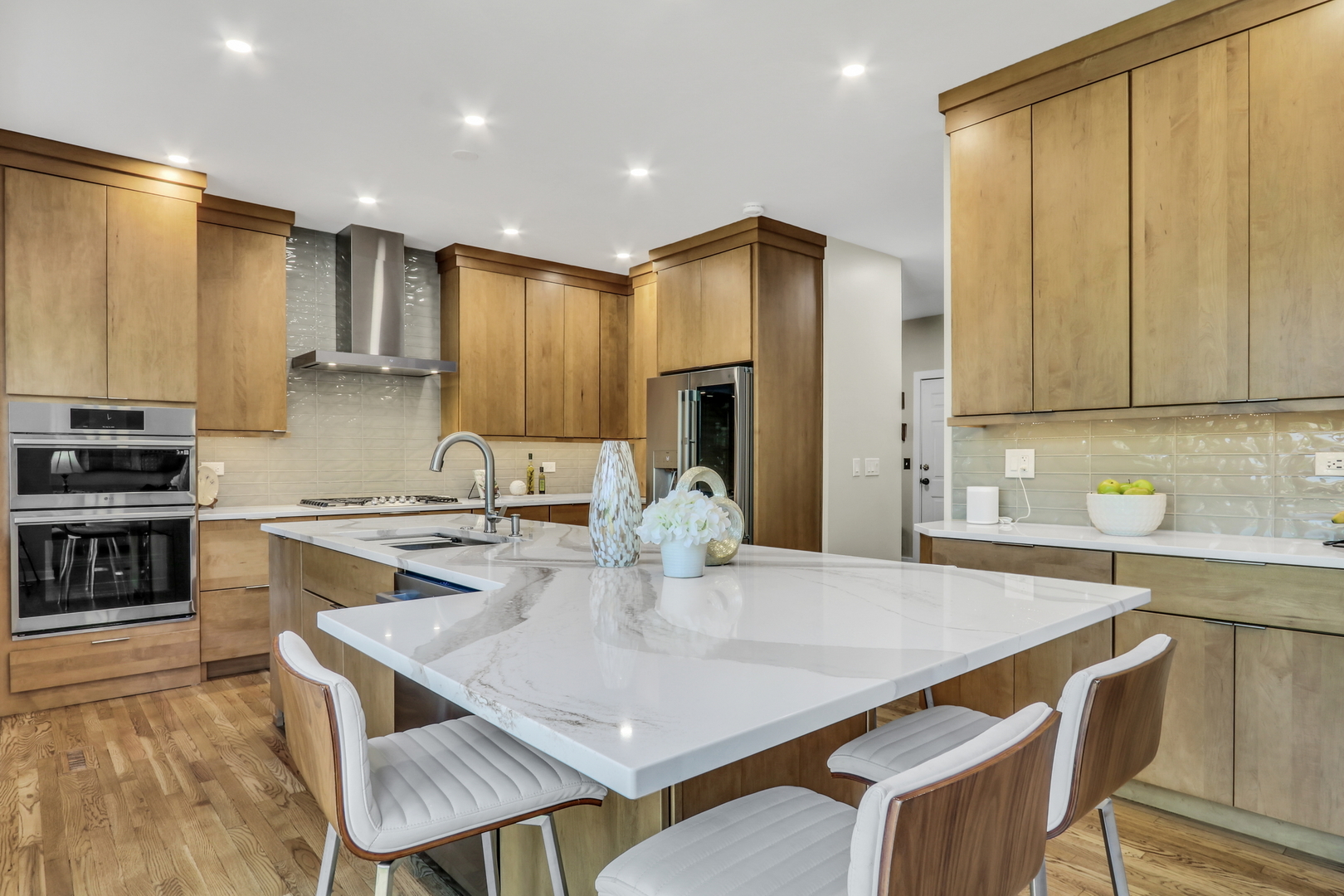 420 Capital Lane, Gurnee, IL 60031