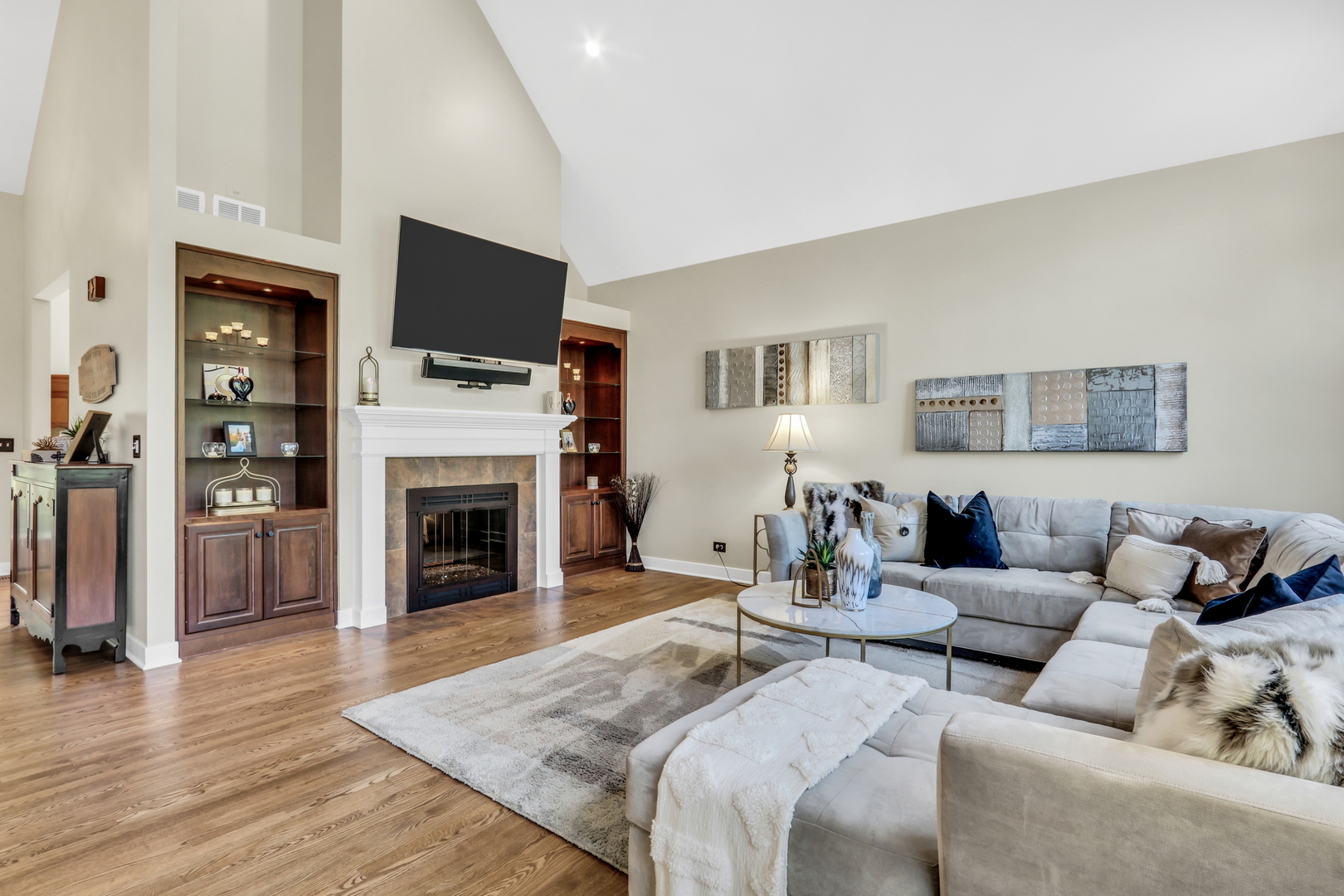 420 Capital Lane, Gurnee, IL 60031