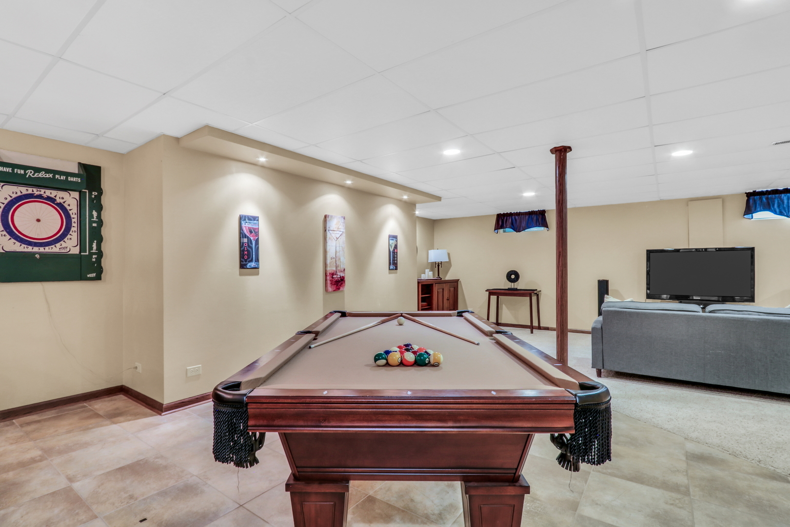 420 Capital Lane, Gurnee, IL 60031