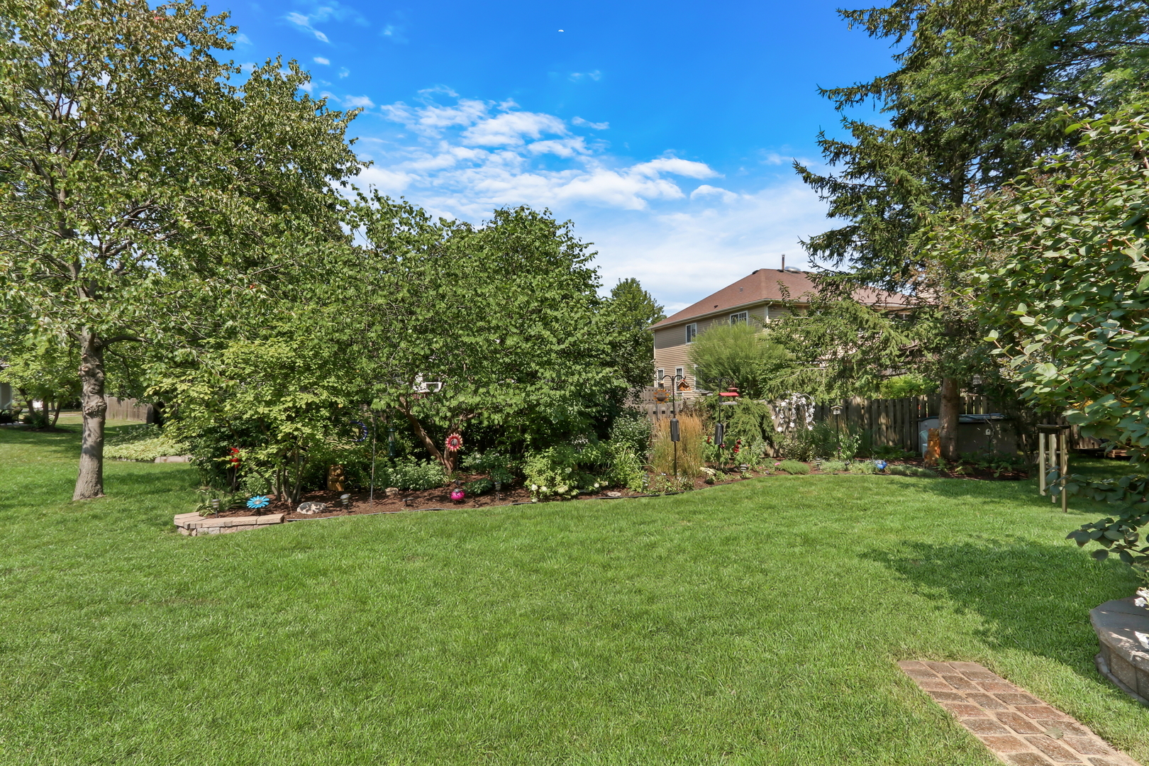 420 Capital Lane, Gurnee, IL 60031