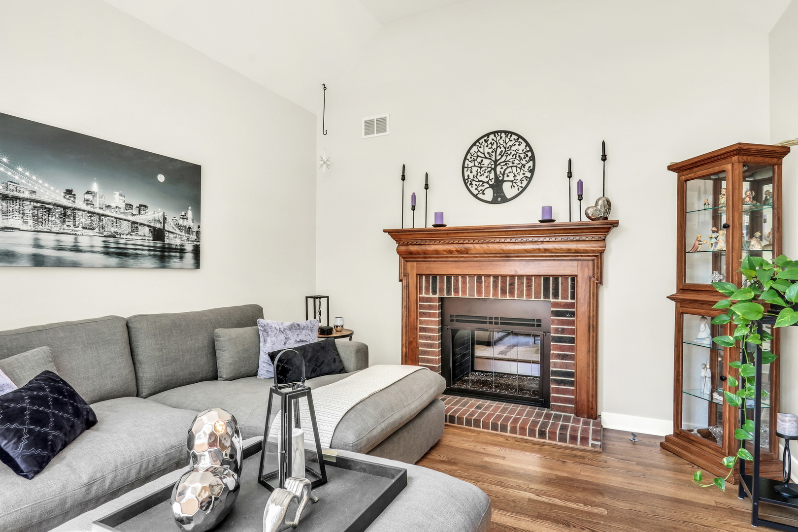 420 Capital Lane, Gurnee, IL 60031