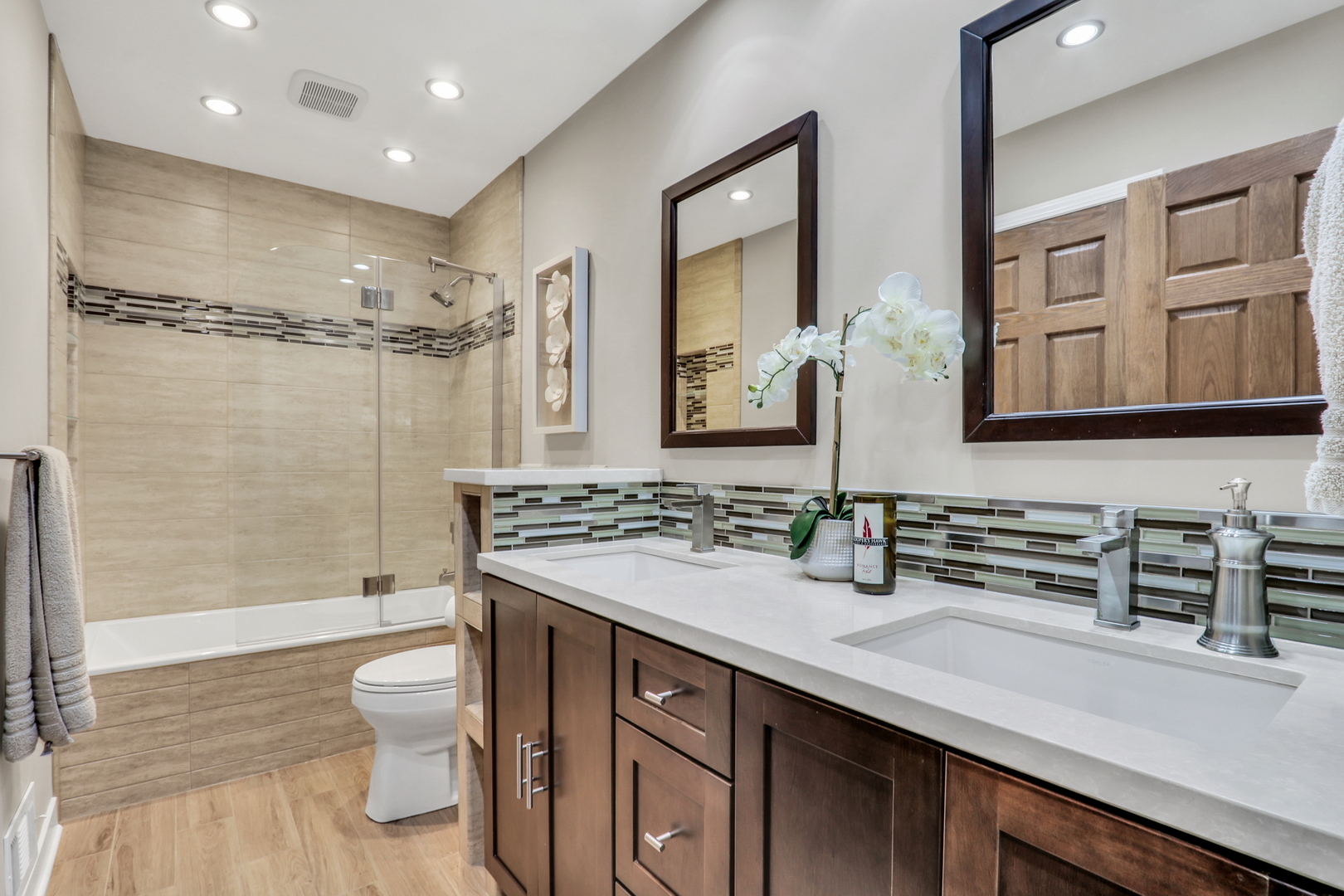 420 Capital Lane, Gurnee, IL 60031