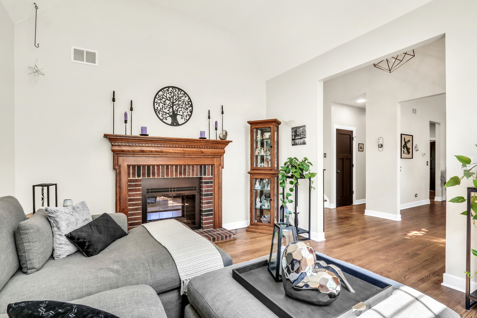 420 Capital Lane, Gurnee, IL 60031