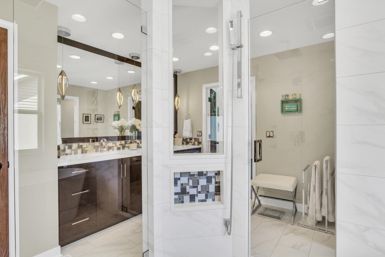 420 Capital Lane, Gurnee, IL 60031