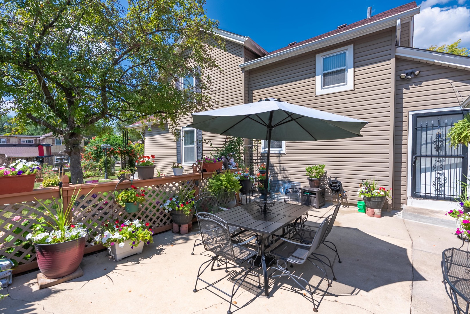 225 High Street, Aurora, IL 60505