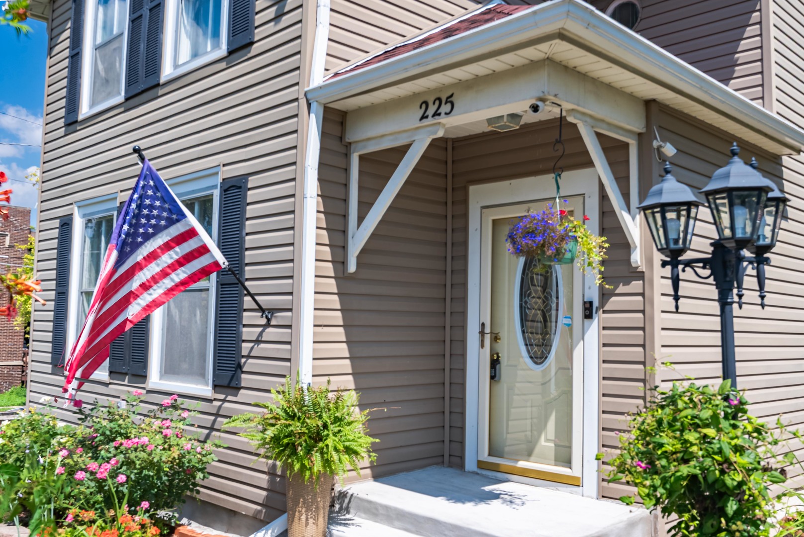 225 High Street, Aurora, IL 60505