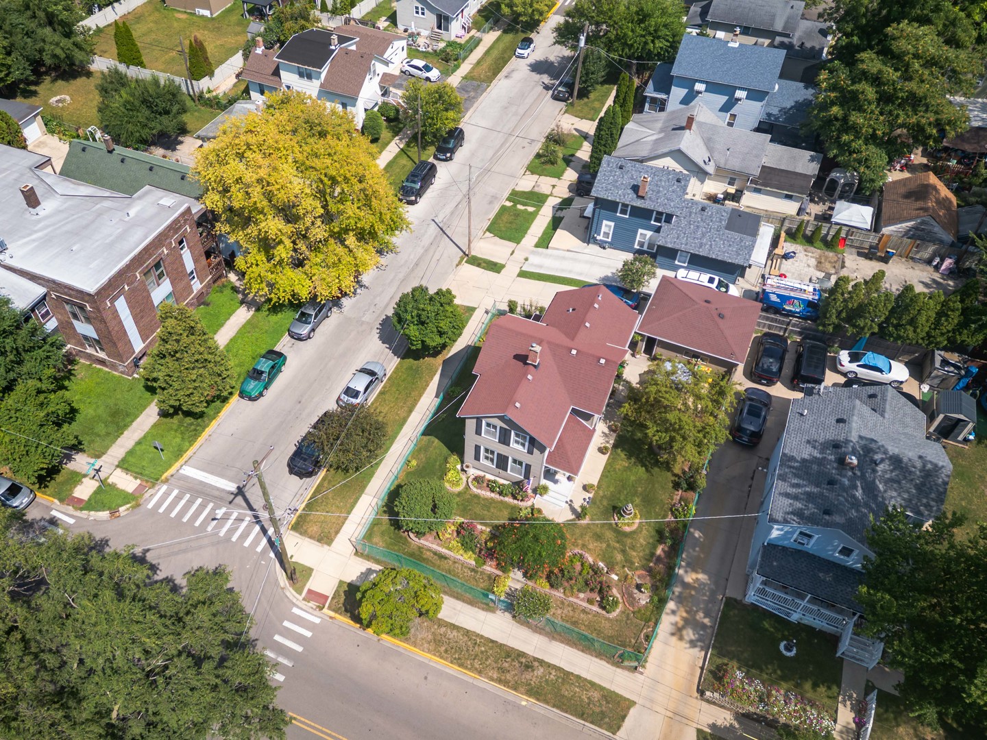 225 High Street, Aurora, IL 60505