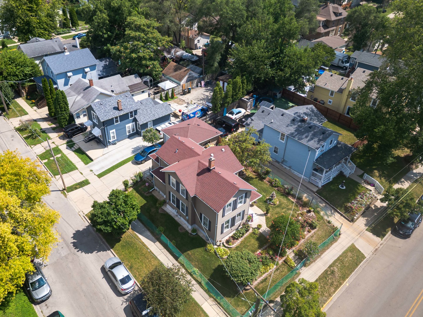 225 High Street, Aurora, IL 60505