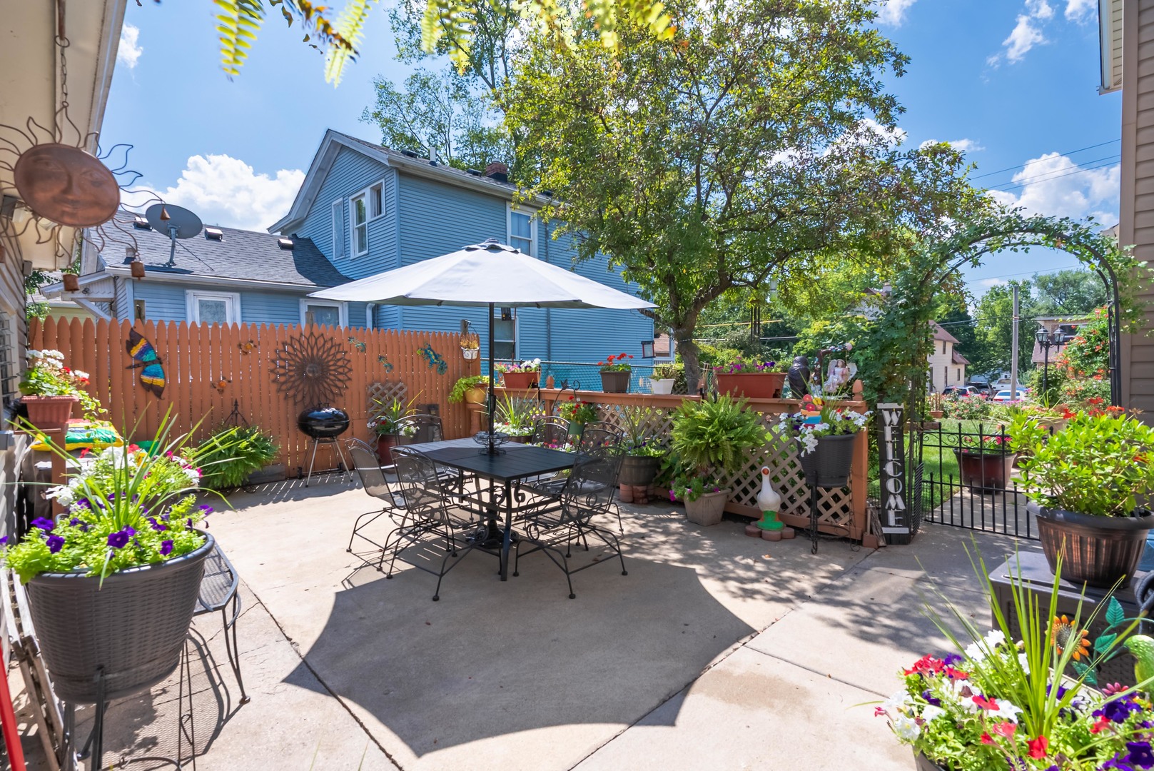 225 High Street, Aurora, IL 60505