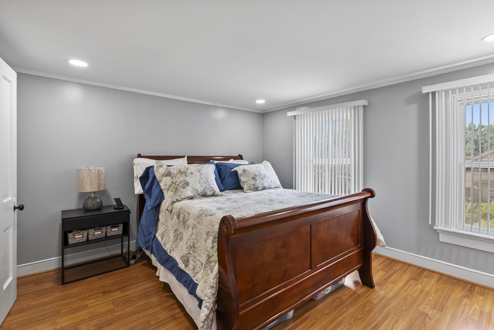 225 High Street, Aurora, IL 60505
