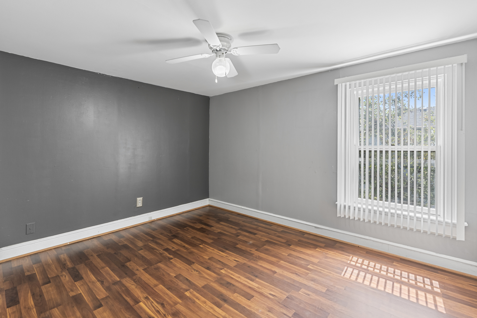 225 High Street, Aurora, IL 60505