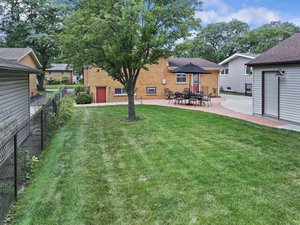 709 N Eastwood Avenue, Mount Prospect, IL 60056