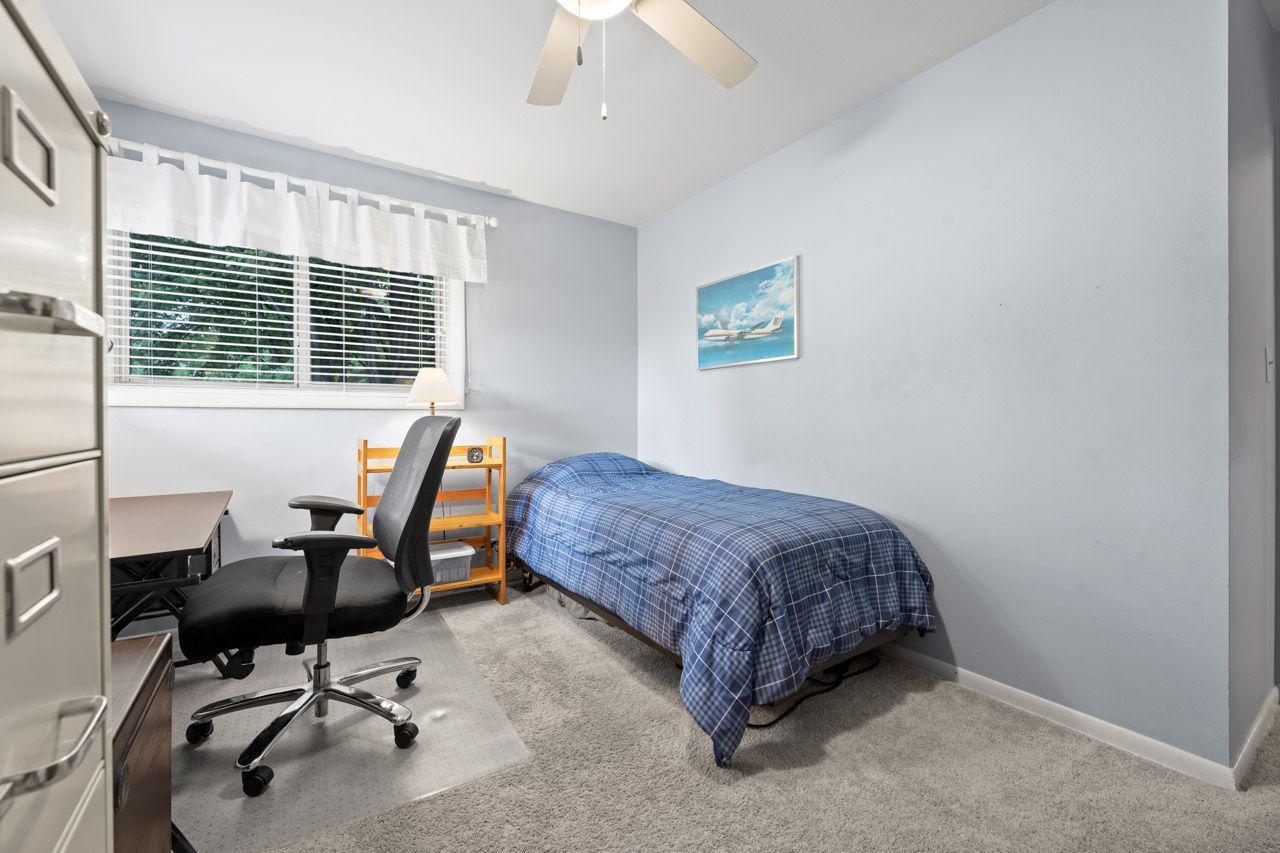 709 N Eastwood Avenue, Mount Prospect, IL 60056