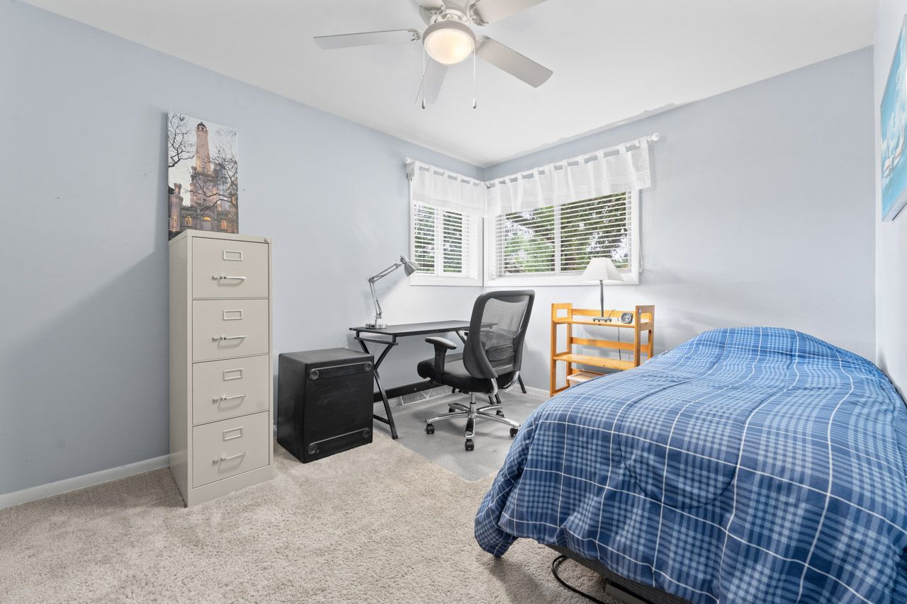 709 N Eastwood Avenue, Mount Prospect, IL 60056
