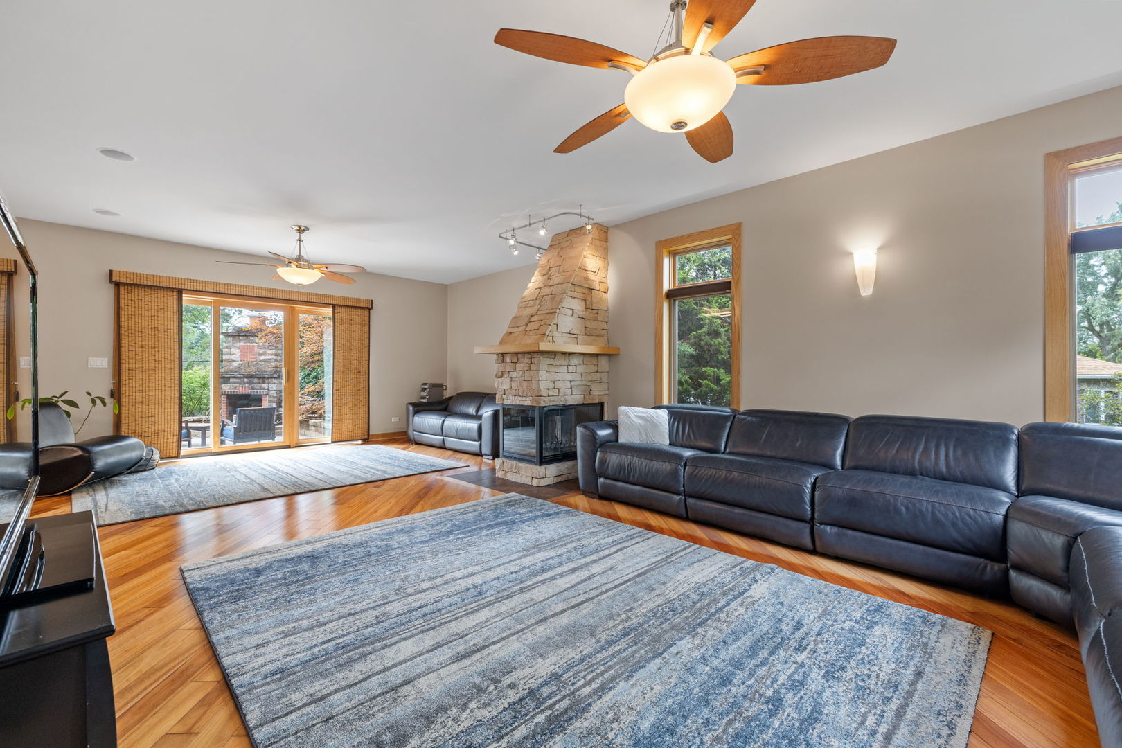 5546 Laurel Avenue, La Grange Highlands, IL 60525