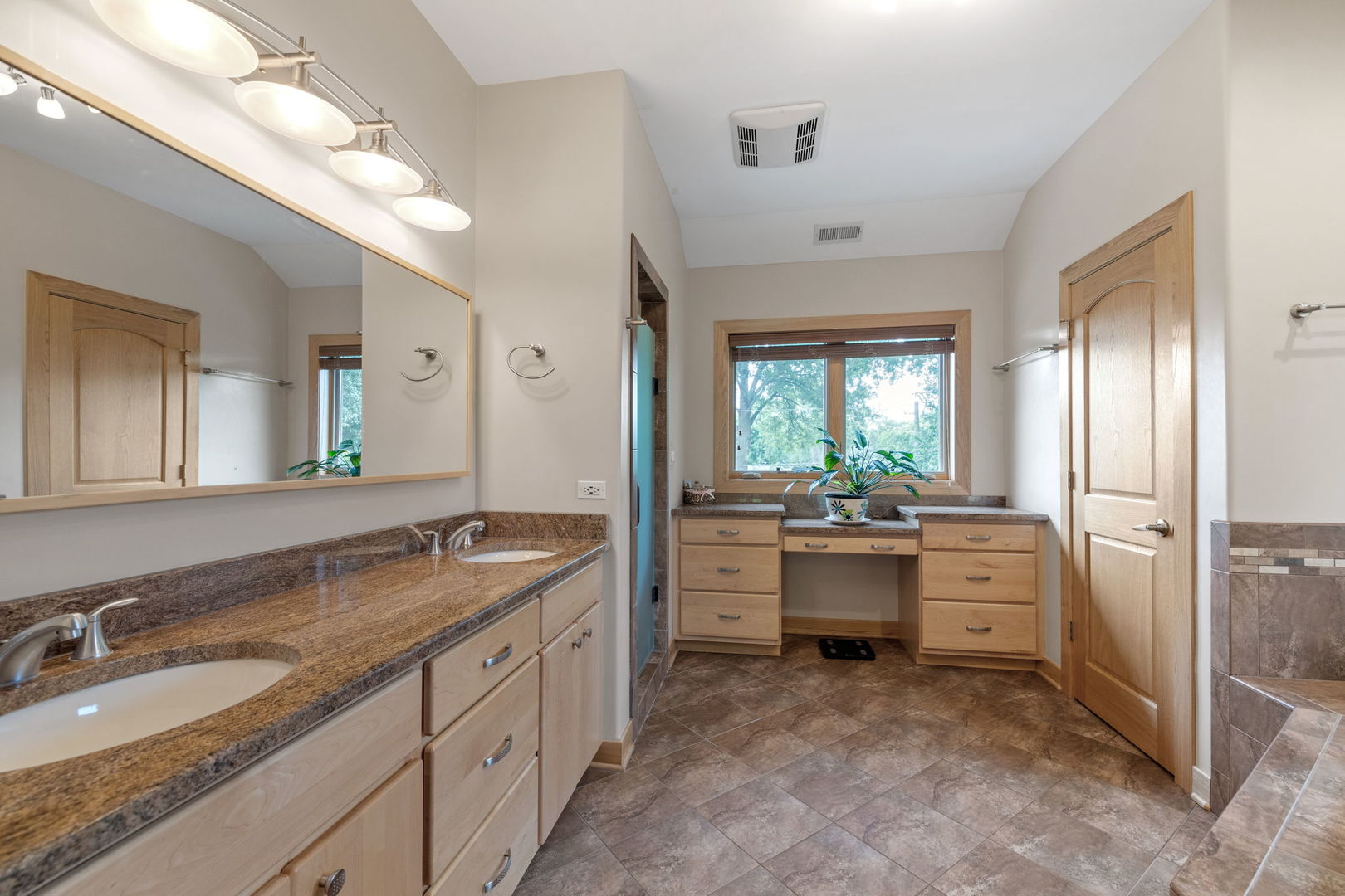 5546 Laurel Avenue, La Grange Highlands, IL 60525