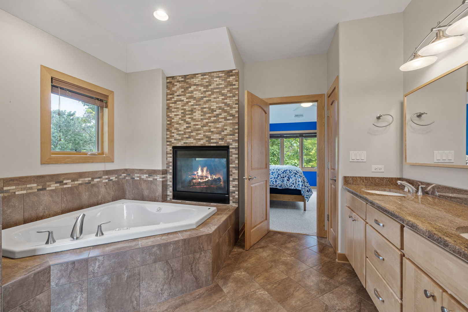 5546 Laurel Avenue, La Grange Highlands, IL 60525