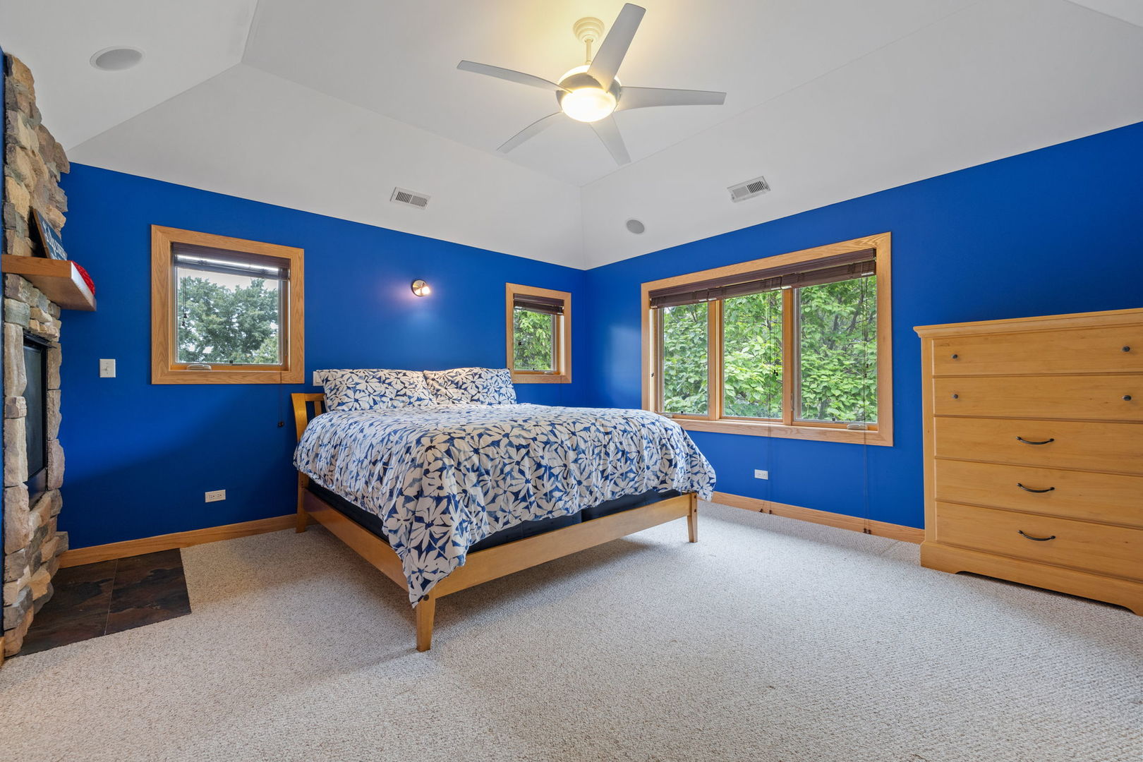 5546 Laurel Avenue, La Grange Highlands, IL 60525