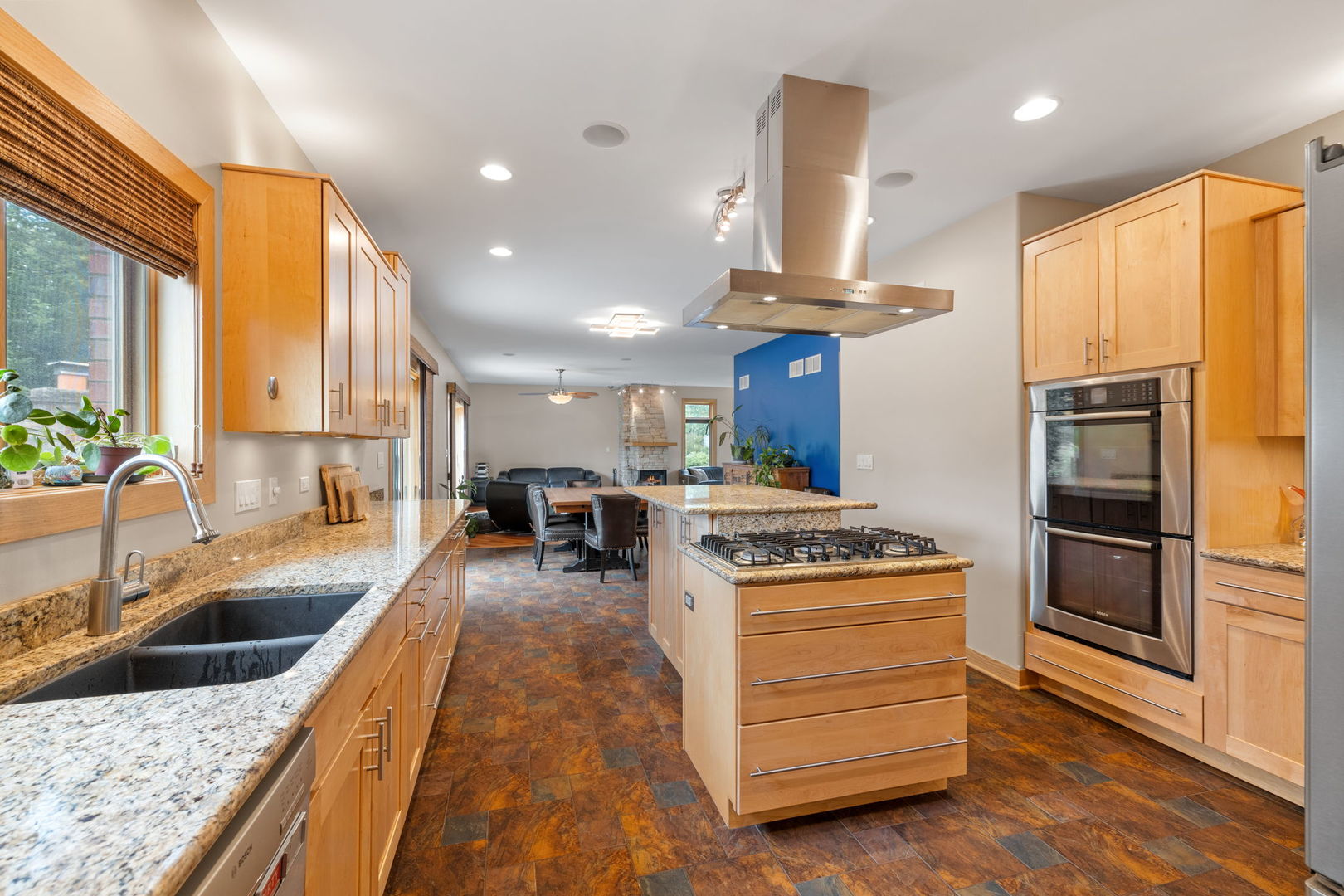 5546 Laurel Avenue, La Grange Highlands, IL 60525