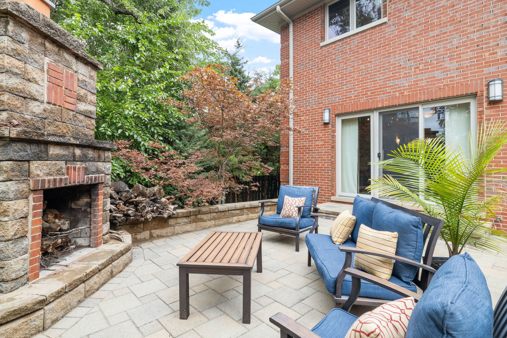 5546 Laurel Avenue, La Grange Highlands, IL 60525