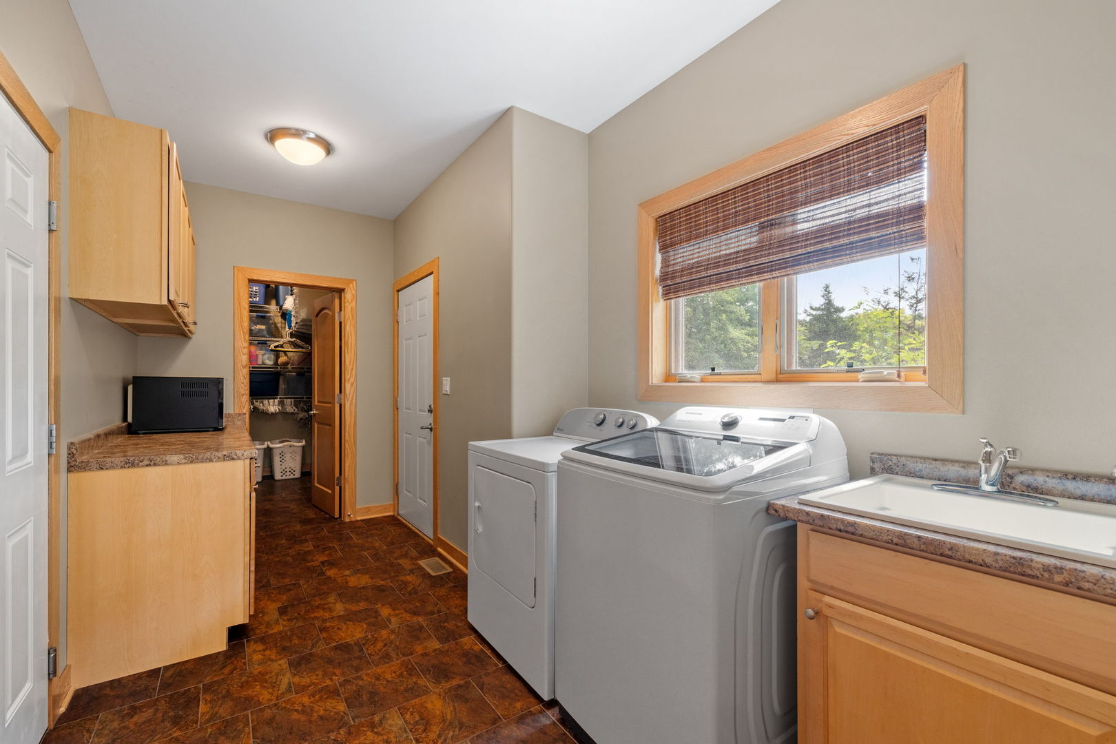 5546 Laurel Avenue, La Grange Highlands, IL 60525