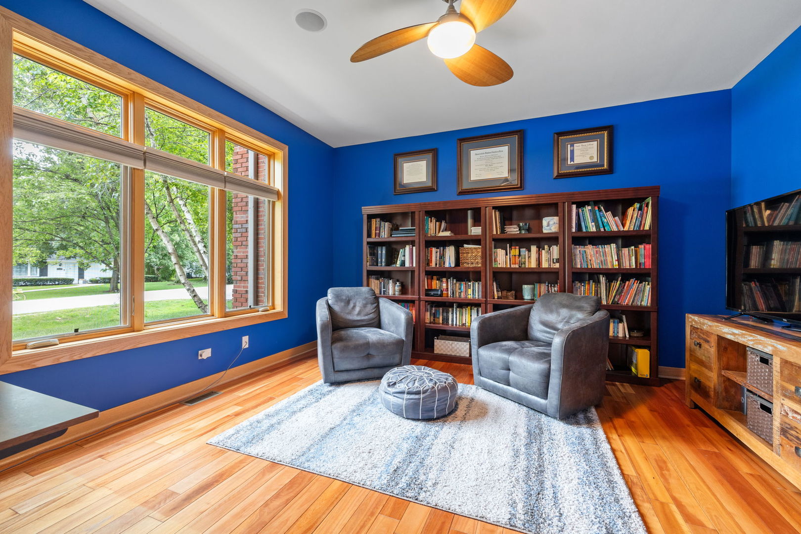 5546 Laurel Avenue, La Grange Highlands, IL 60525