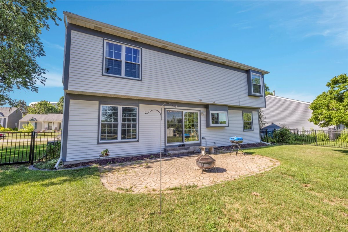 3142 Portland Court, Aurora, IL 60504
