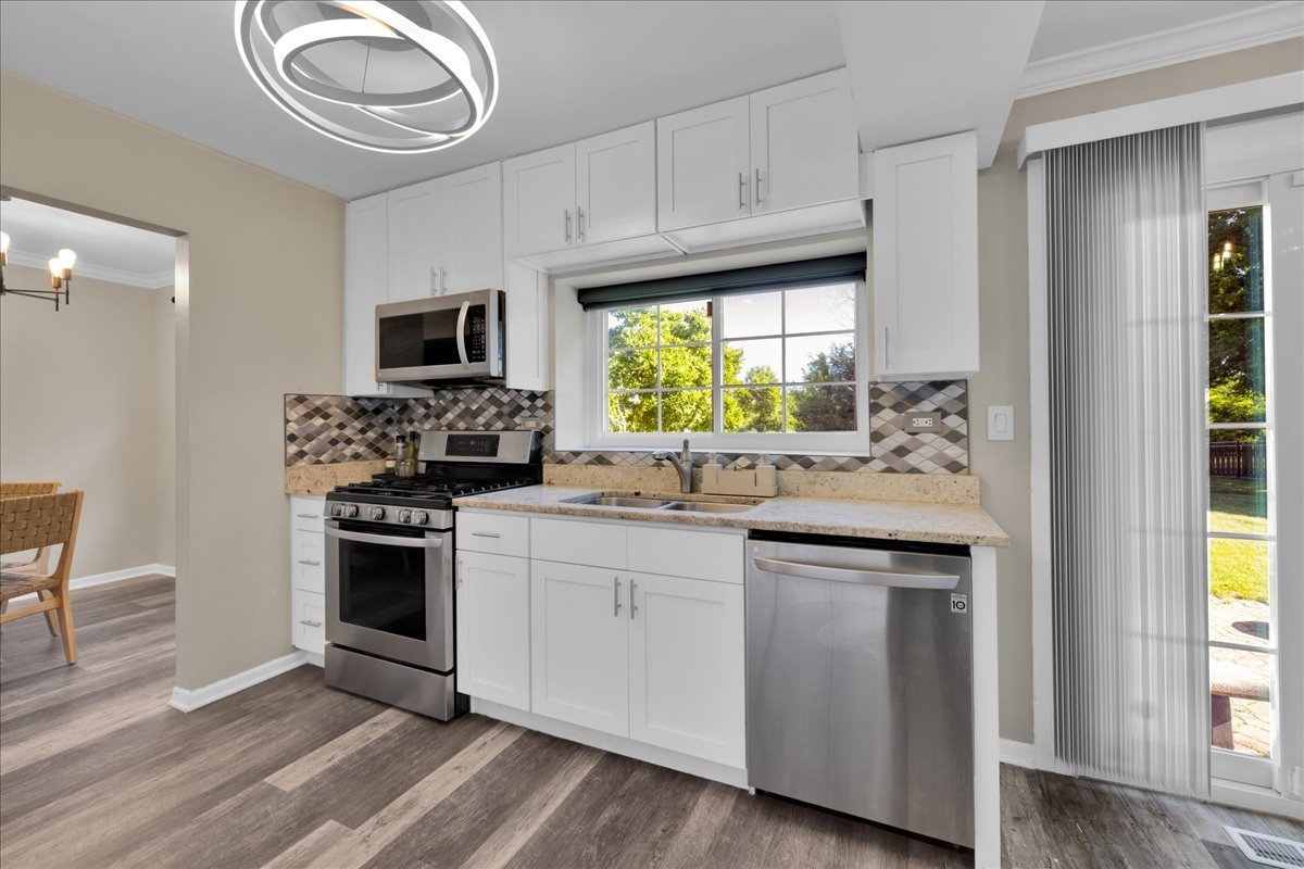 3142 Portland Court, Aurora, IL 60504