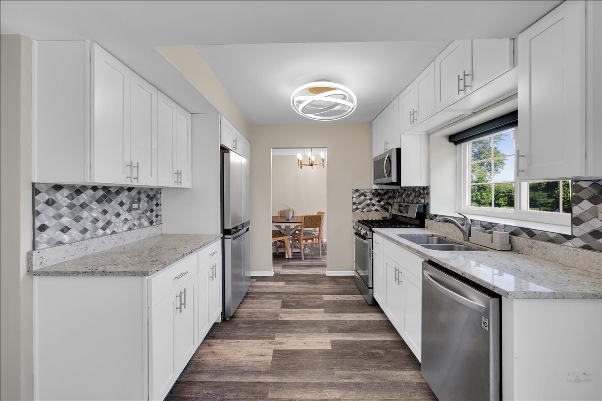 3142 Portland Court, Aurora, IL 60504
