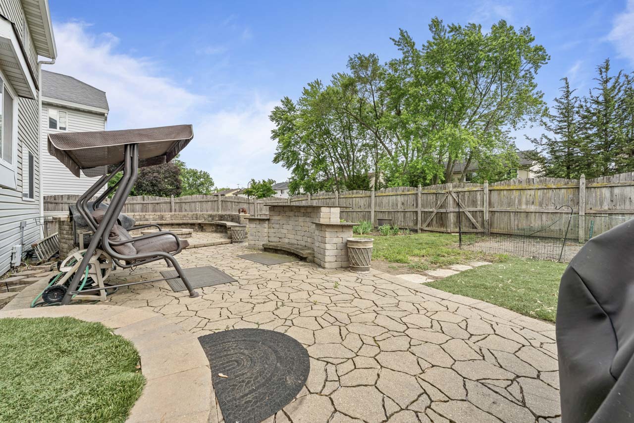 1861 Grosse Pointe Circle, Hanover Park, IL 60133