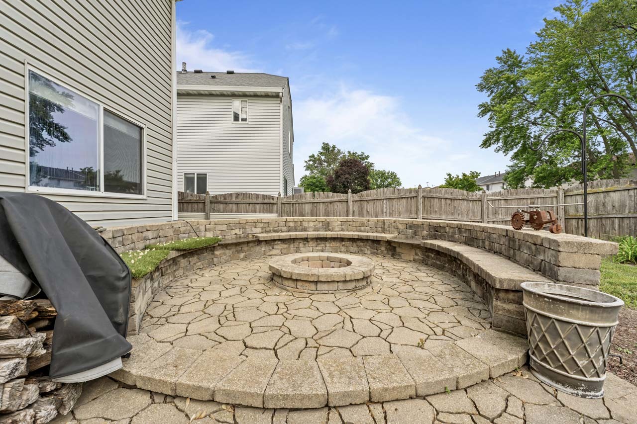 1861 Grosse Pointe Circle, Hanover Park, IL 60133