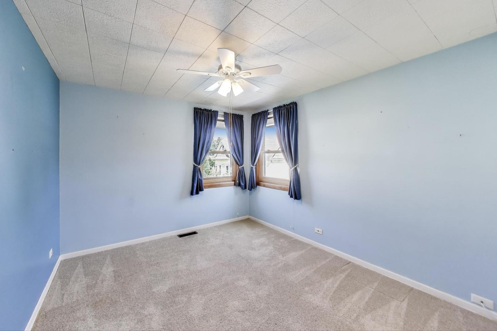 9524 Jefferson Avenue, Brookfield, IL 60513