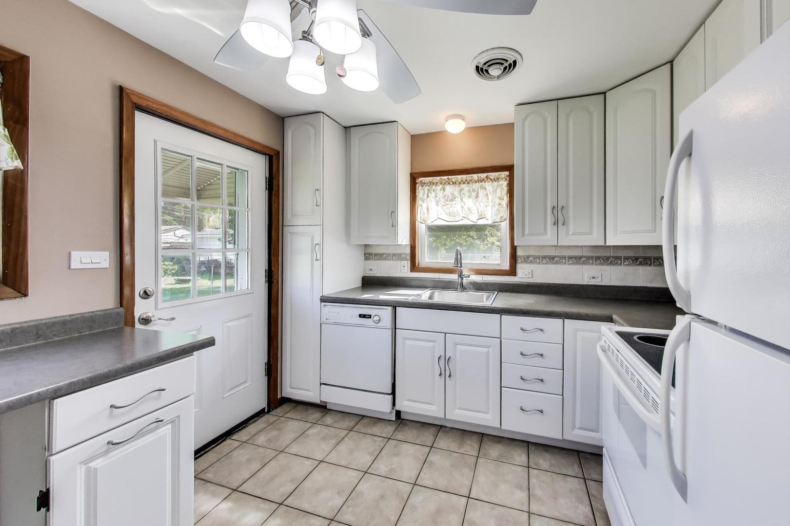 9524 Jefferson Avenue, Brookfield, IL 60513