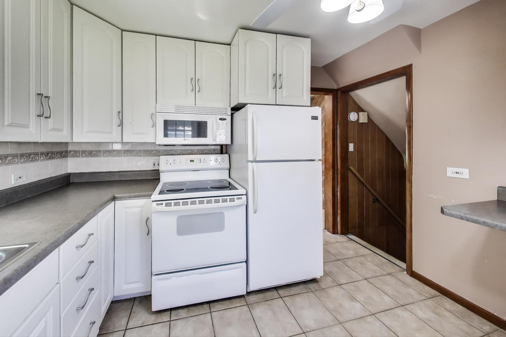 9524 Jefferson Avenue, Brookfield, IL 60513