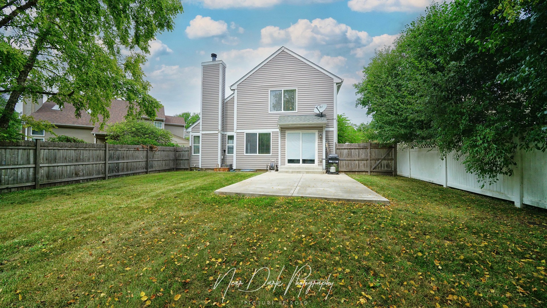 681 E Peachtree Lane, Round Lake Beach, IL 60073