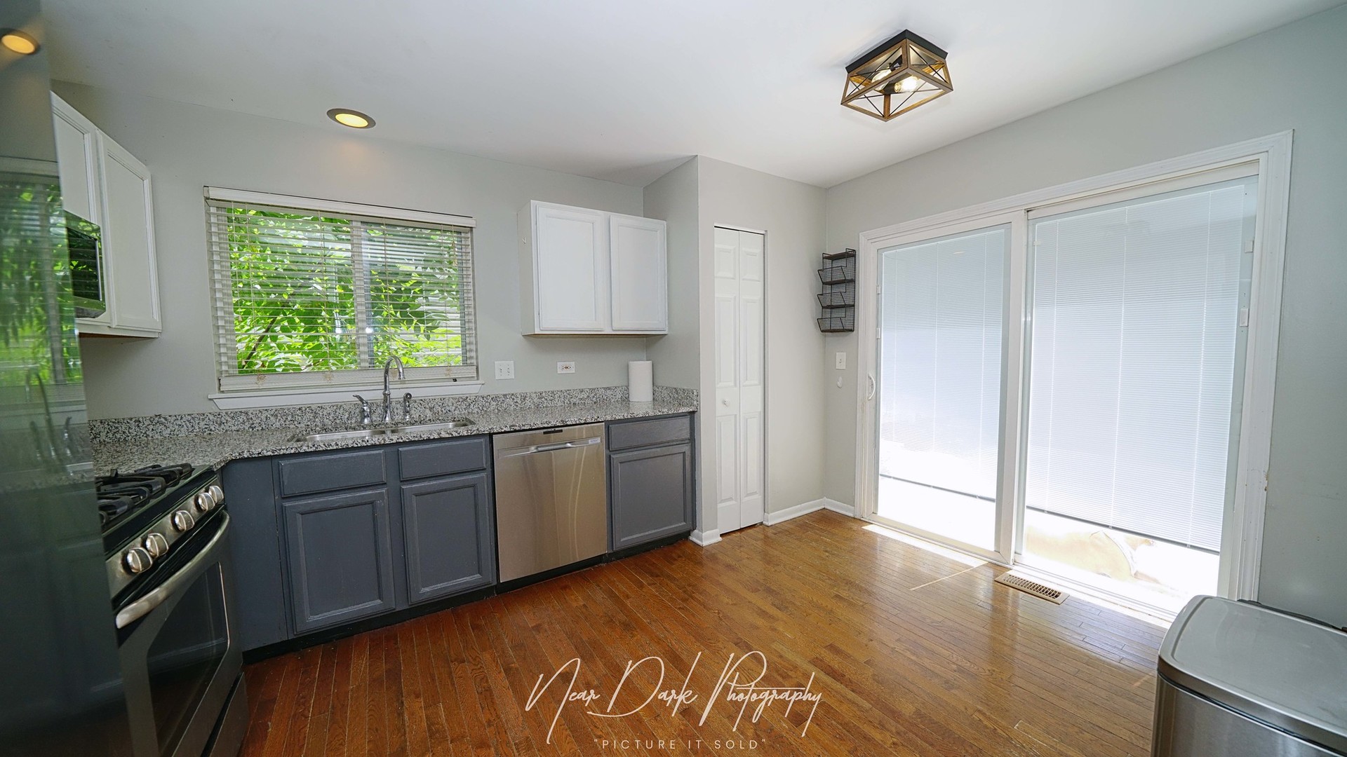 681 E Peachtree Lane, Round Lake Beach, IL 60073