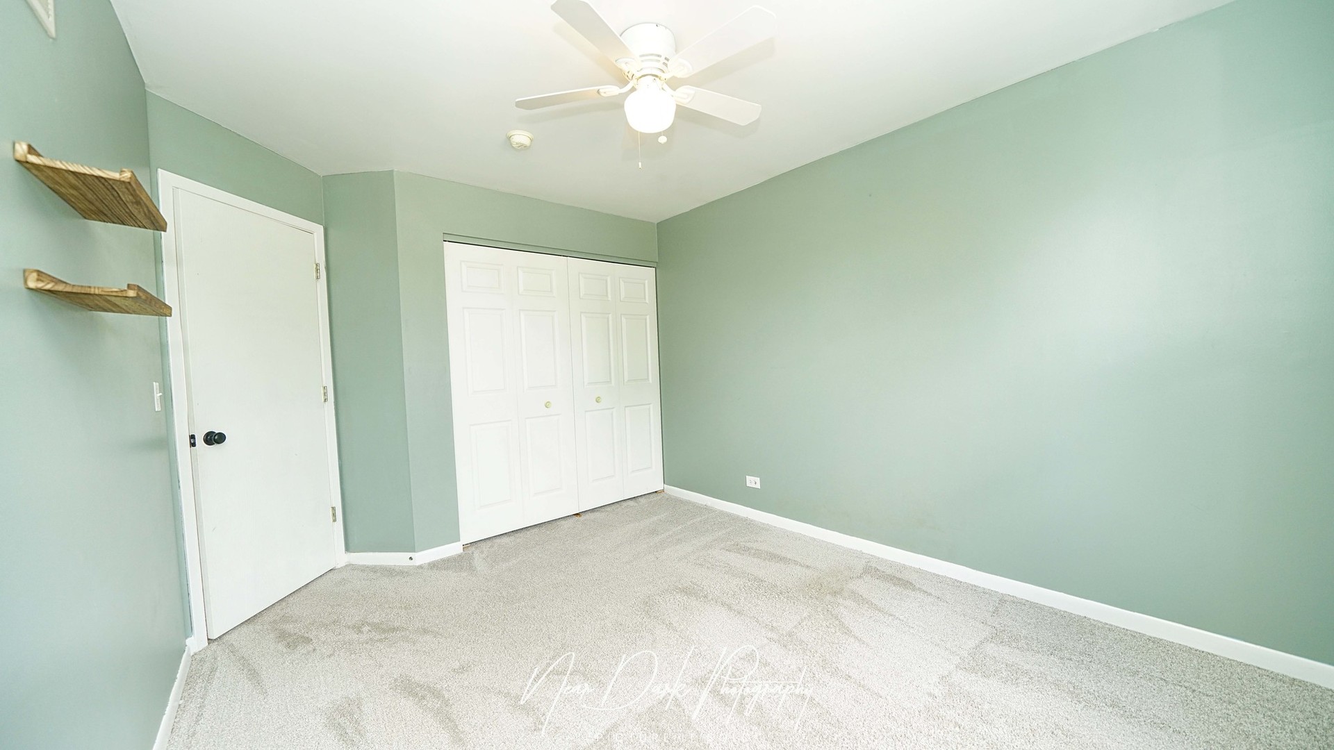 681 E Peachtree Lane, Round Lake Beach, IL 60073