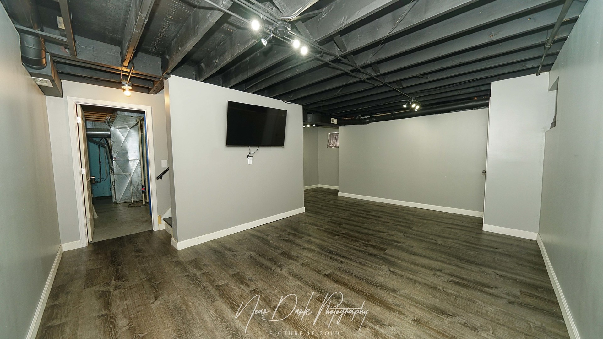 681 E Peachtree Lane, Round Lake Beach, IL 60073