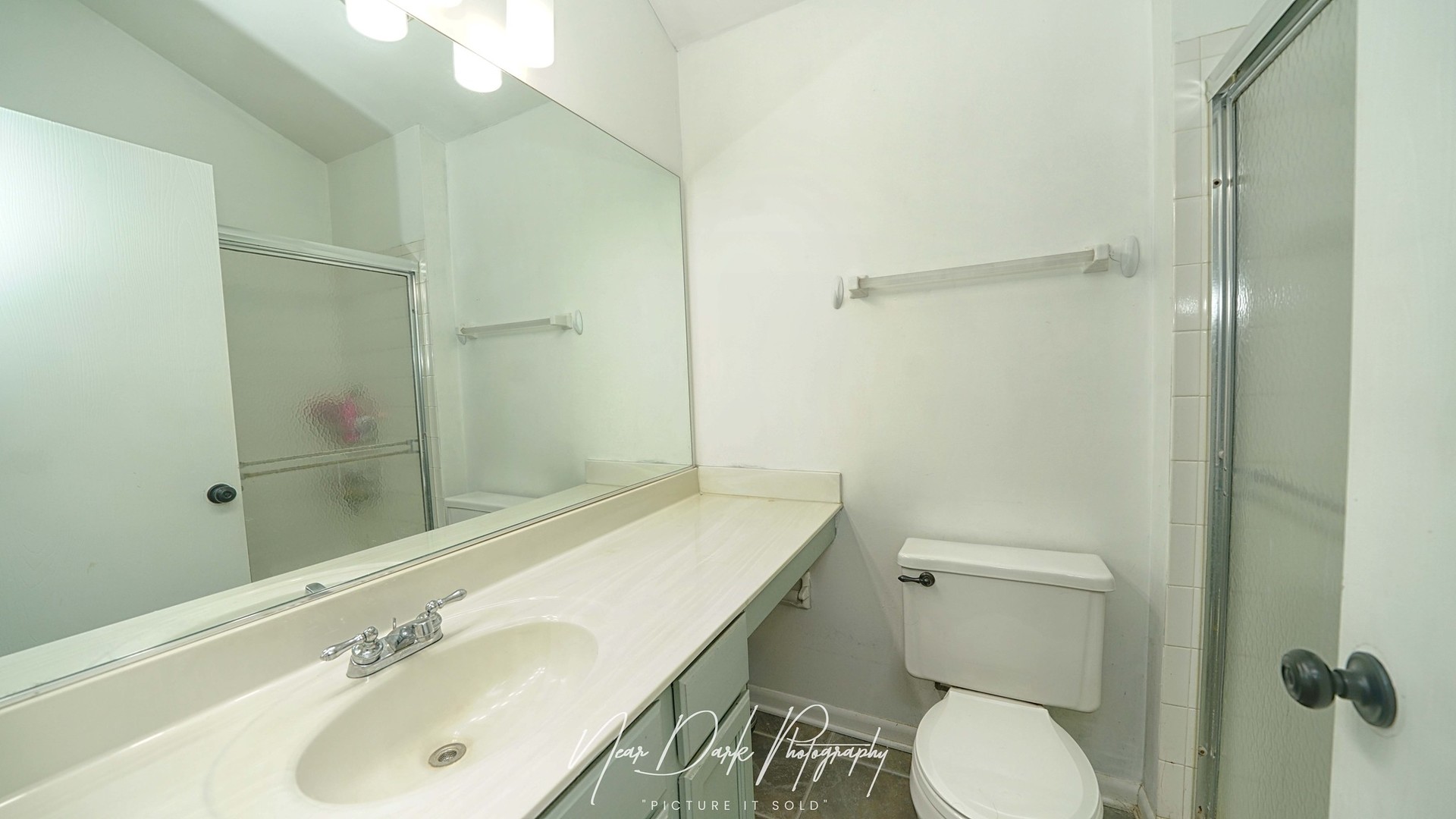 681 E Peachtree Lane, Round Lake Beach, IL 60073