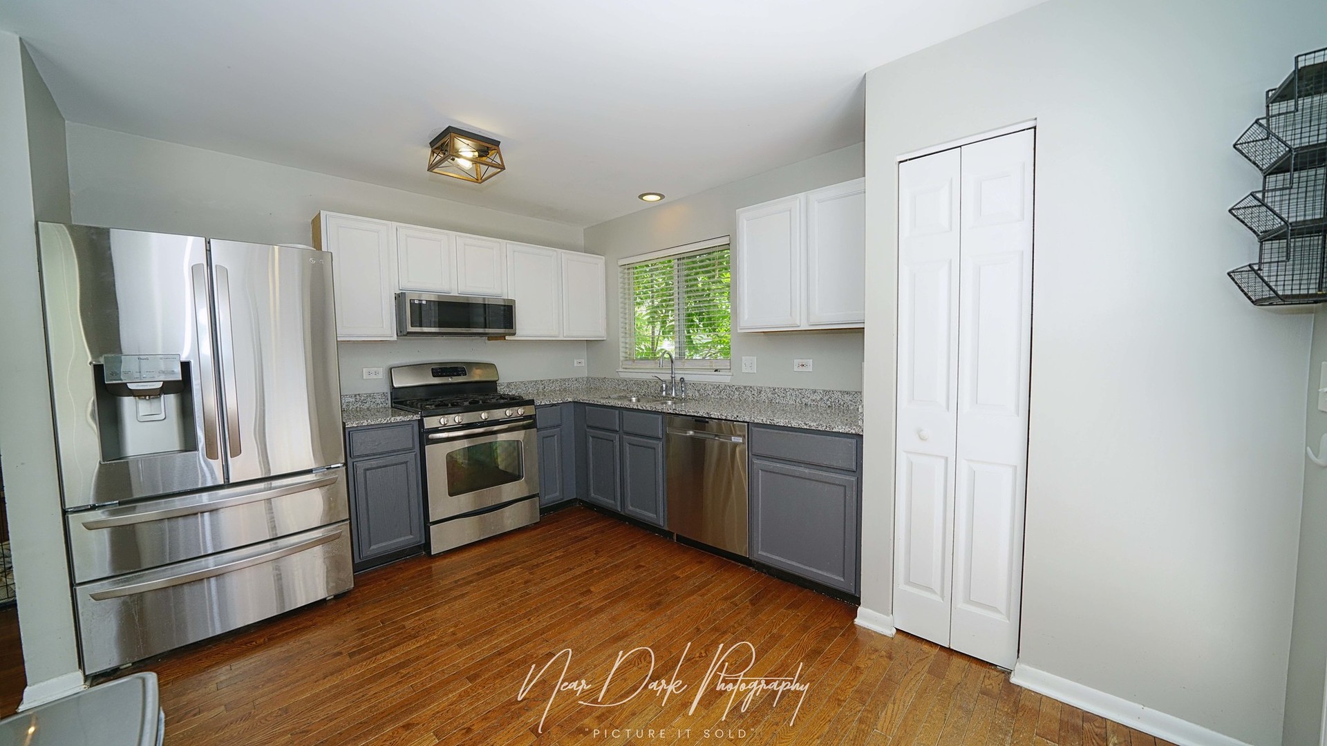 681 E Peachtree Lane, Round Lake Beach, IL 60073