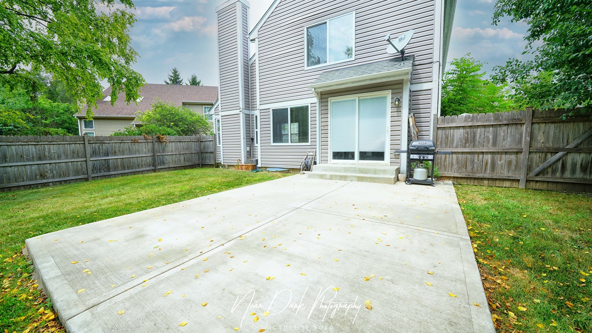 681 E Peachtree Lane, Round Lake Beach, IL 60073