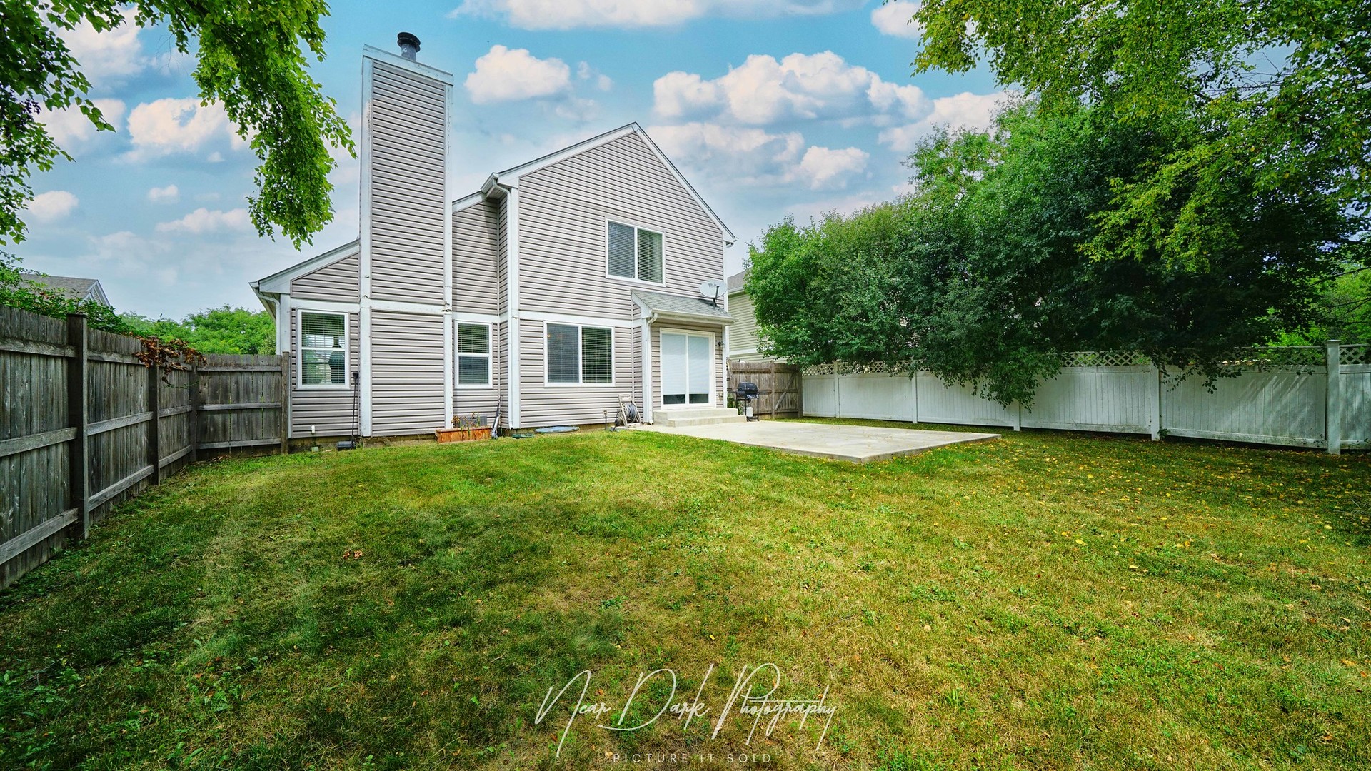 681 E Peachtree Lane, Round Lake Beach, IL 60073