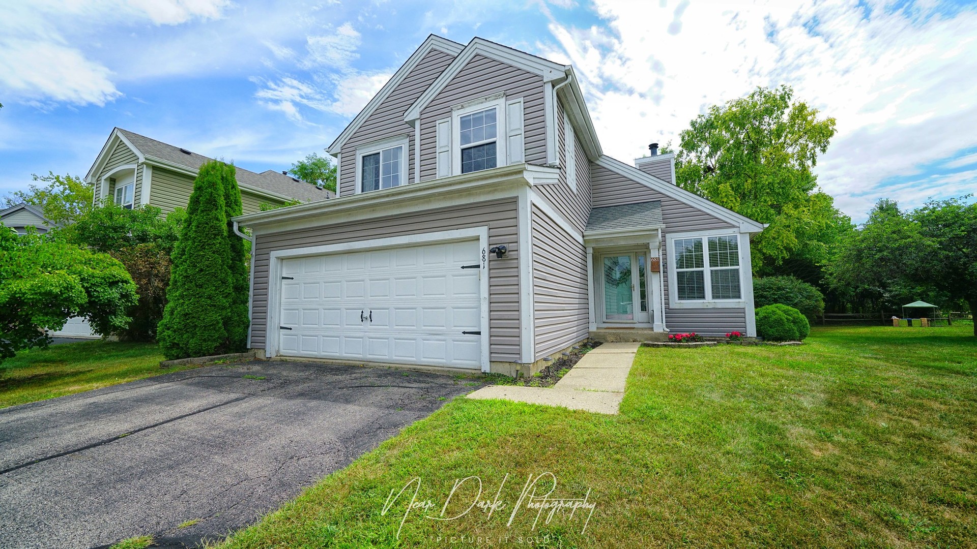 681 E Peachtree Lane, Round Lake Beach, IL 60073