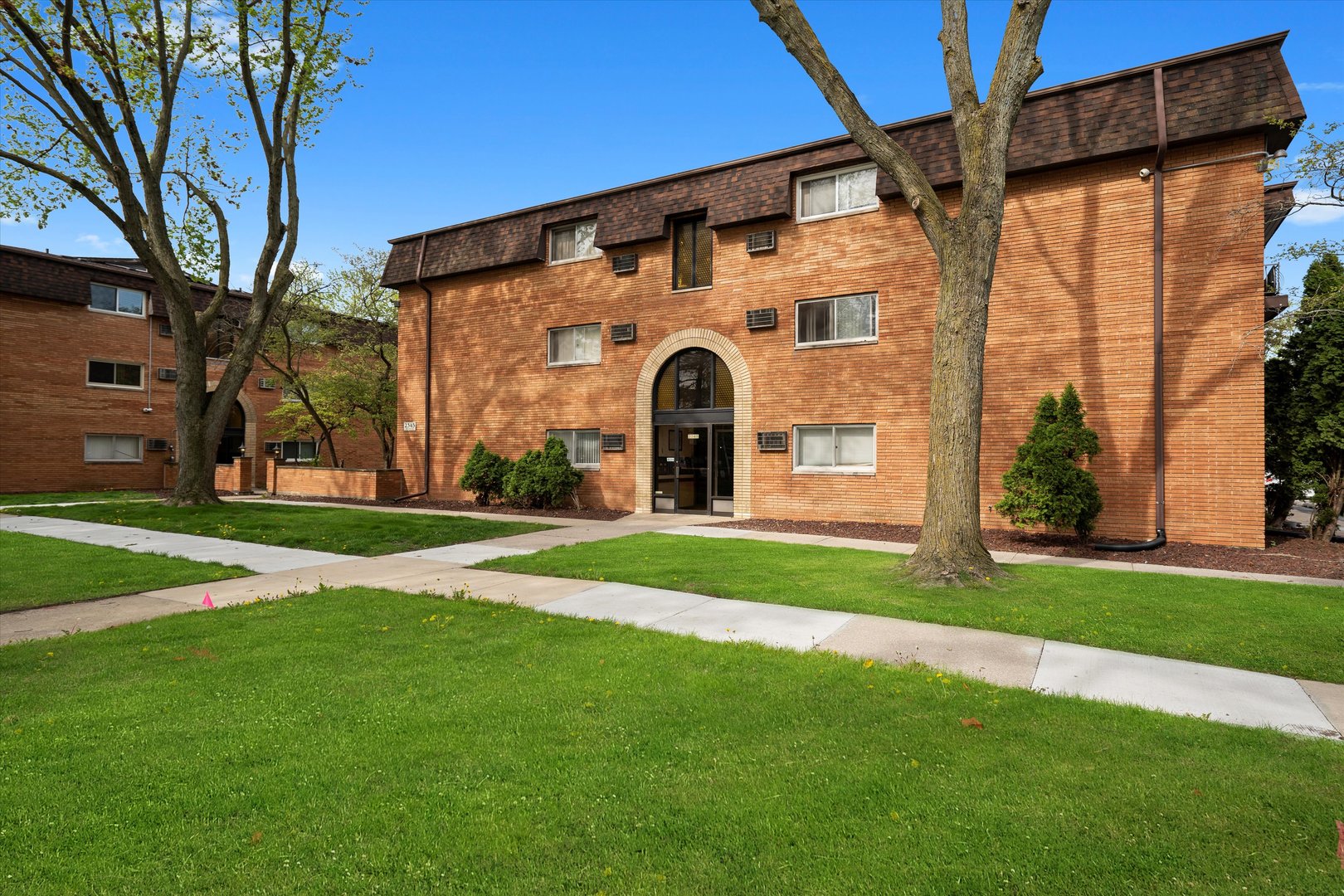 2345 185th Court #1, Lansing, IL 60438